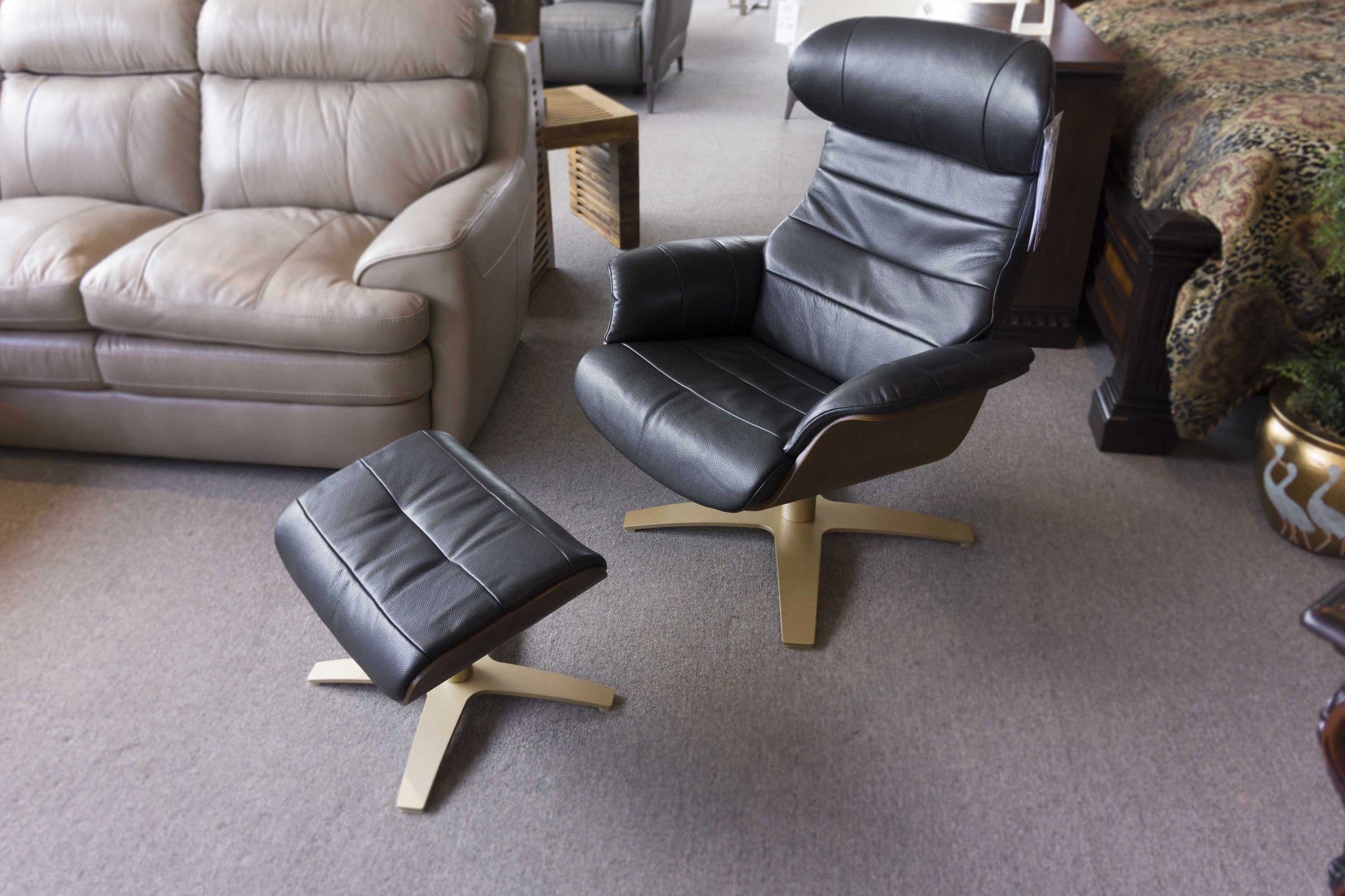 A928 Leather Chair + Ottoman